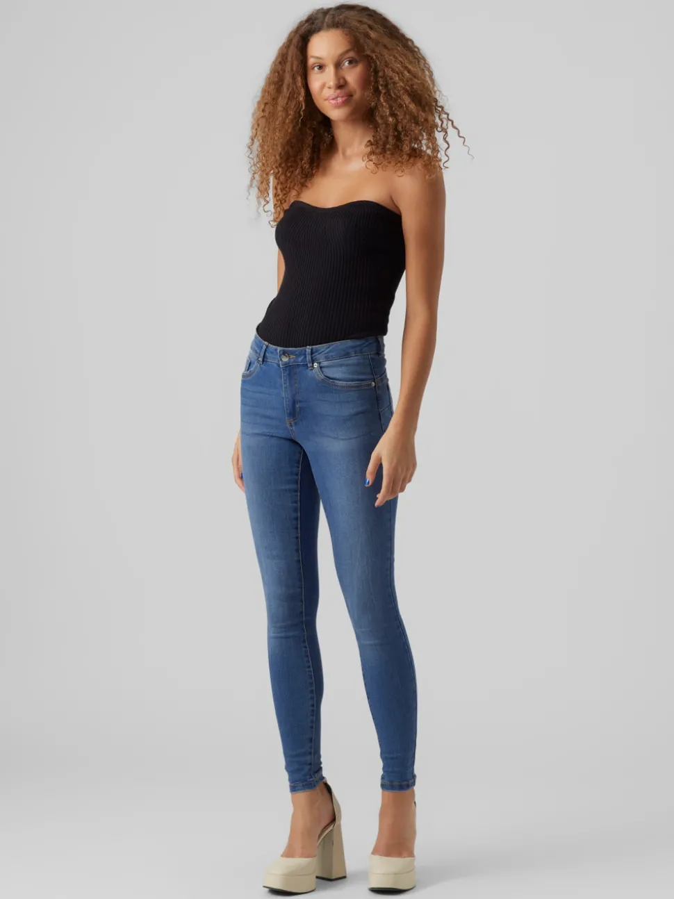 VMALIA Medelhög Midja Slim Fit Jeans