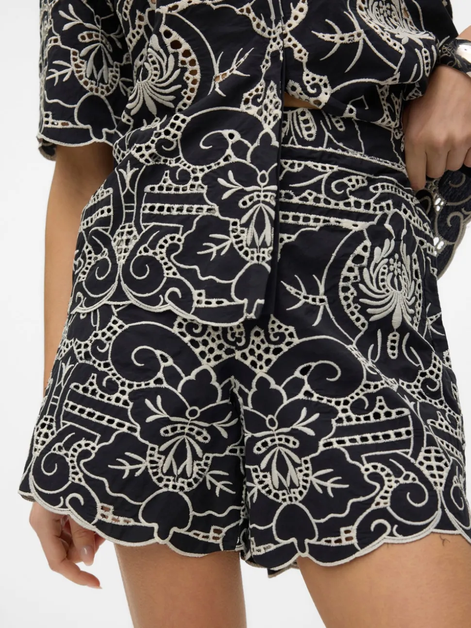 VMBLOND Shorts