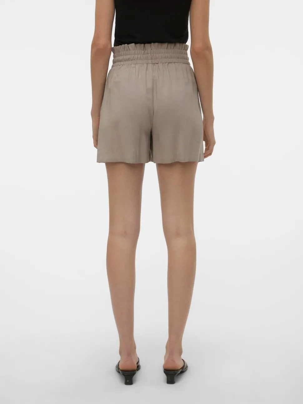 VMCARISA Shorts