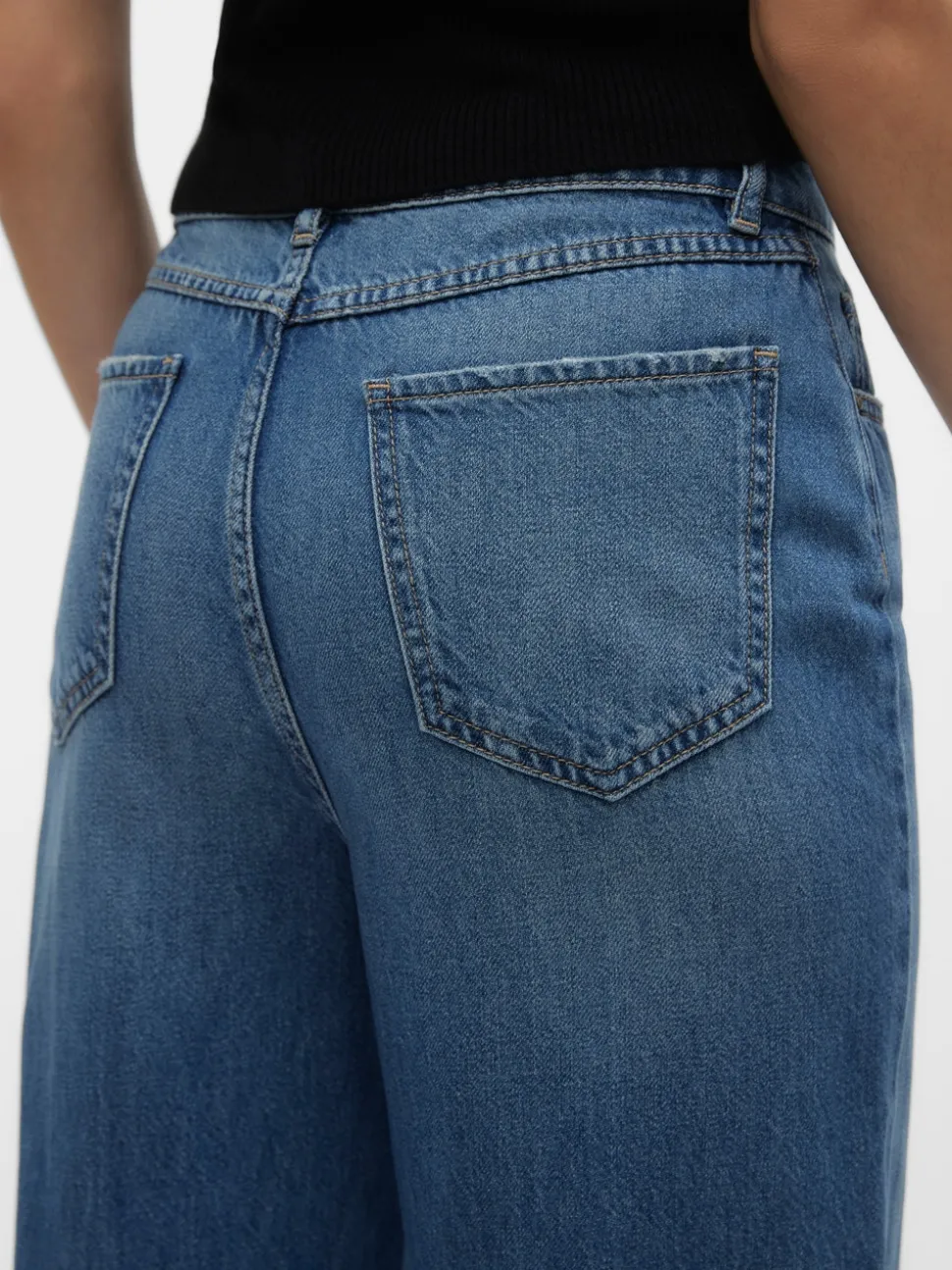 VMKATHY Vid Passform Jeans