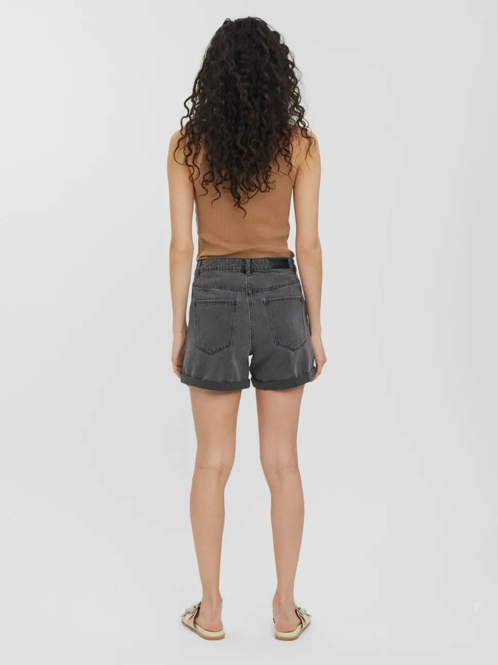 VMNINETEEN Shorts