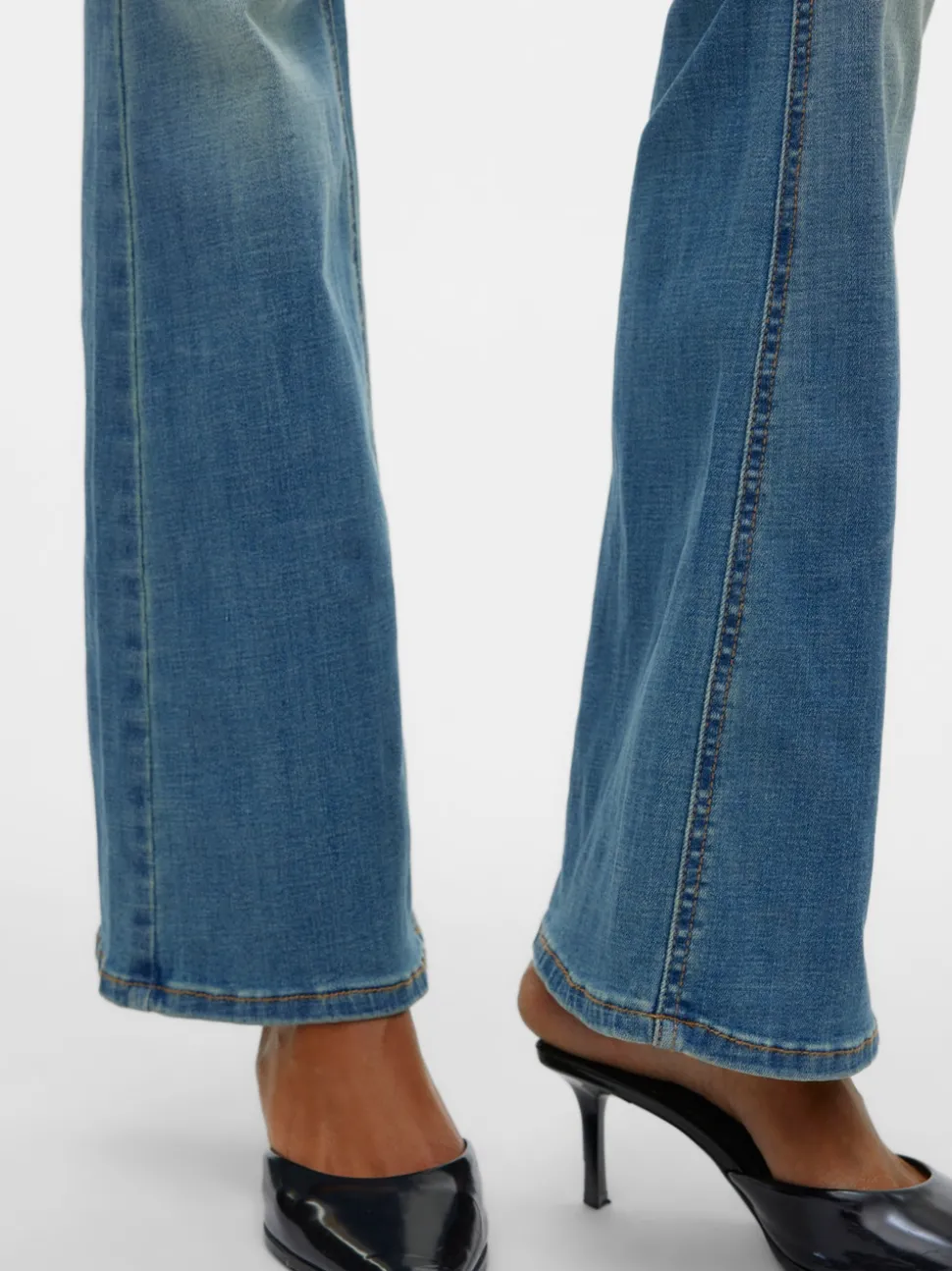 VMSIGI Låg Midja Utsvängd Passform Jeans