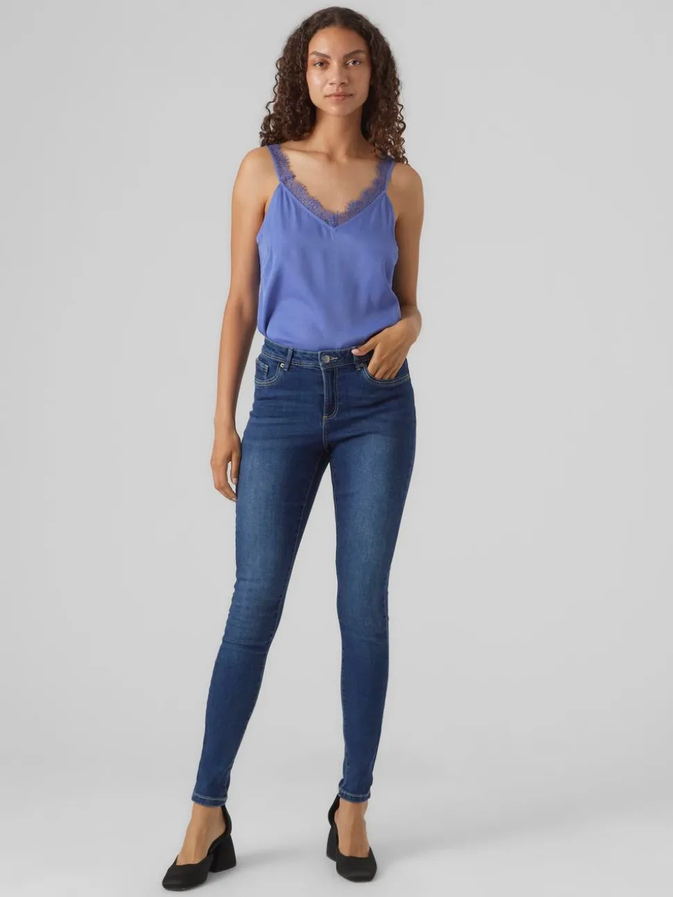 VMTANYA Medelhög Midja Skinny Fit Jeans