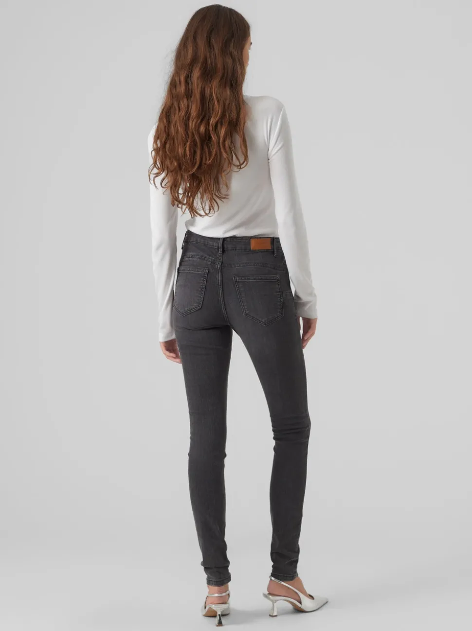 VMTANYA Medelhög Midja Slim Fit Jeans