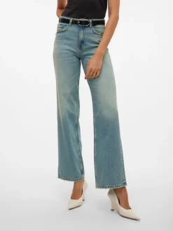 VMTESSA Vid Passform Jeans