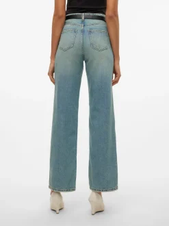 VMTESSA Vid Passform Jeans