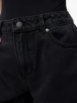 VMZURI Shorts